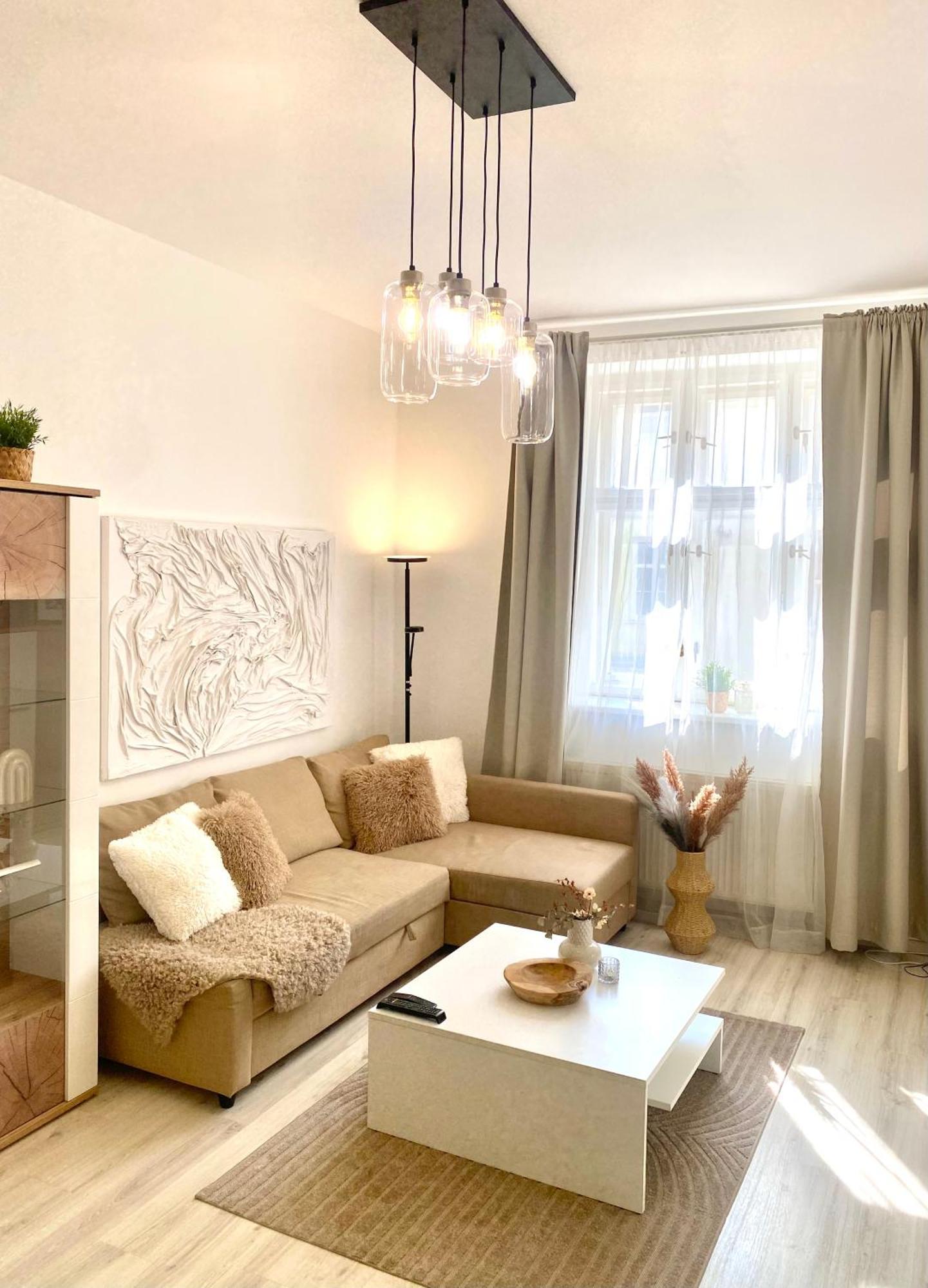 James Bond Apartment Old Town Bratislava Bagian luar foto